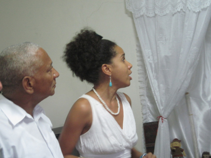 Richmond Regla Cuba Tour Ernesto Valdez Janet, niece Janet praise Orishas, Regla 1213 courtesy Marilyn Langlois, web
